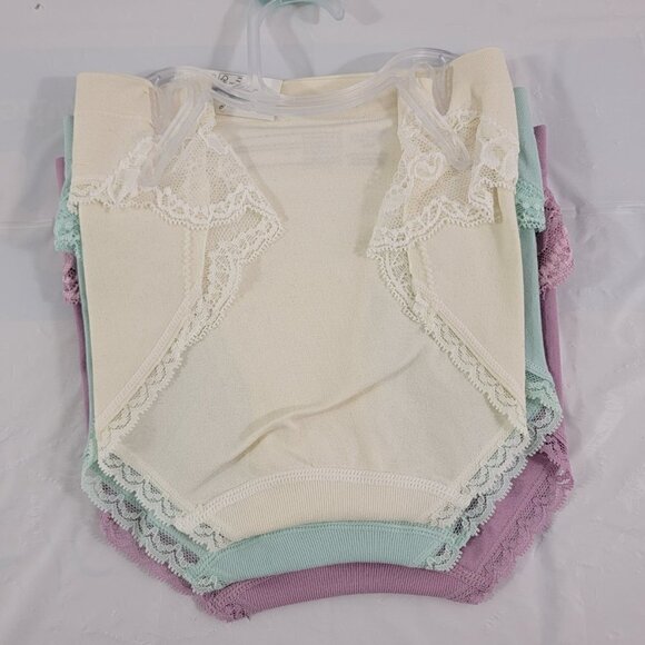 Secret Treasures 3-Pack Seamless Stretch Lace Trim Bikini Panties – Size Small - Picture 4 of 13